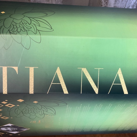 Disney limited edition Tiana doll - Picture 3 of 3